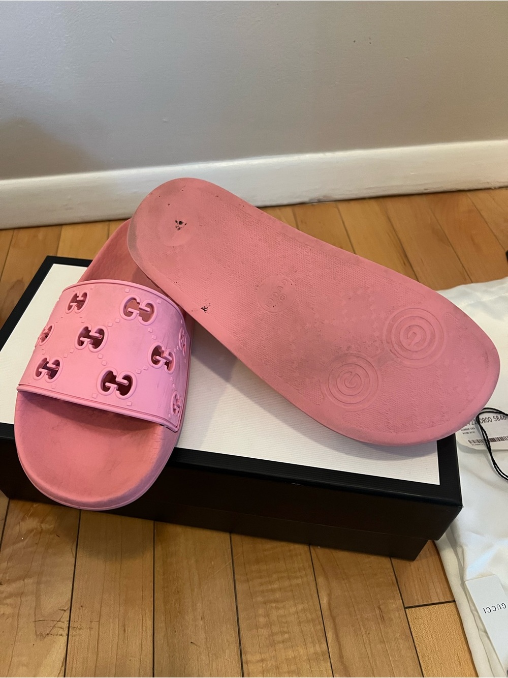 Gucci Pink Logo Cutout Rubber Slides - Picture 4 of 5